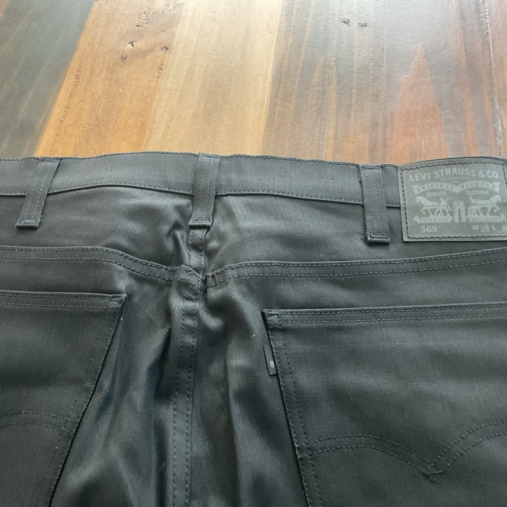 Levi's Men's Dark Gray Relaxed Jeans
